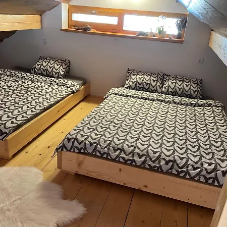 Vineyard Stopar * Straza