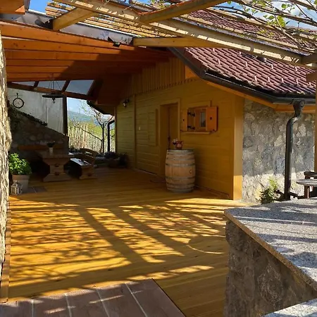 Vineyard Stopar Straza